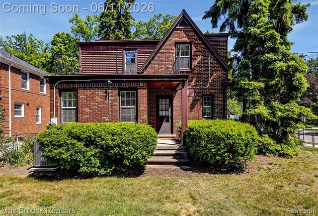 14 Fairwood Boulevard, Pleasant Ridge, MI 48069