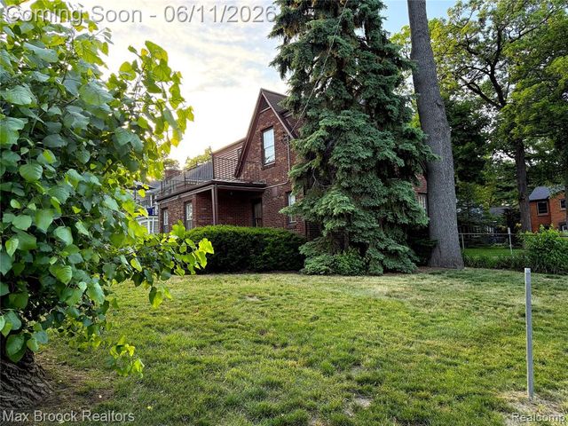 14 Fairwood Boulevard, Pleasant Ridge, MI 48069