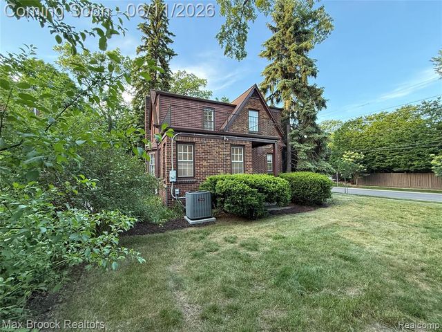 14 Fairwood Boulevard, Pleasant Ridge, MI 48069