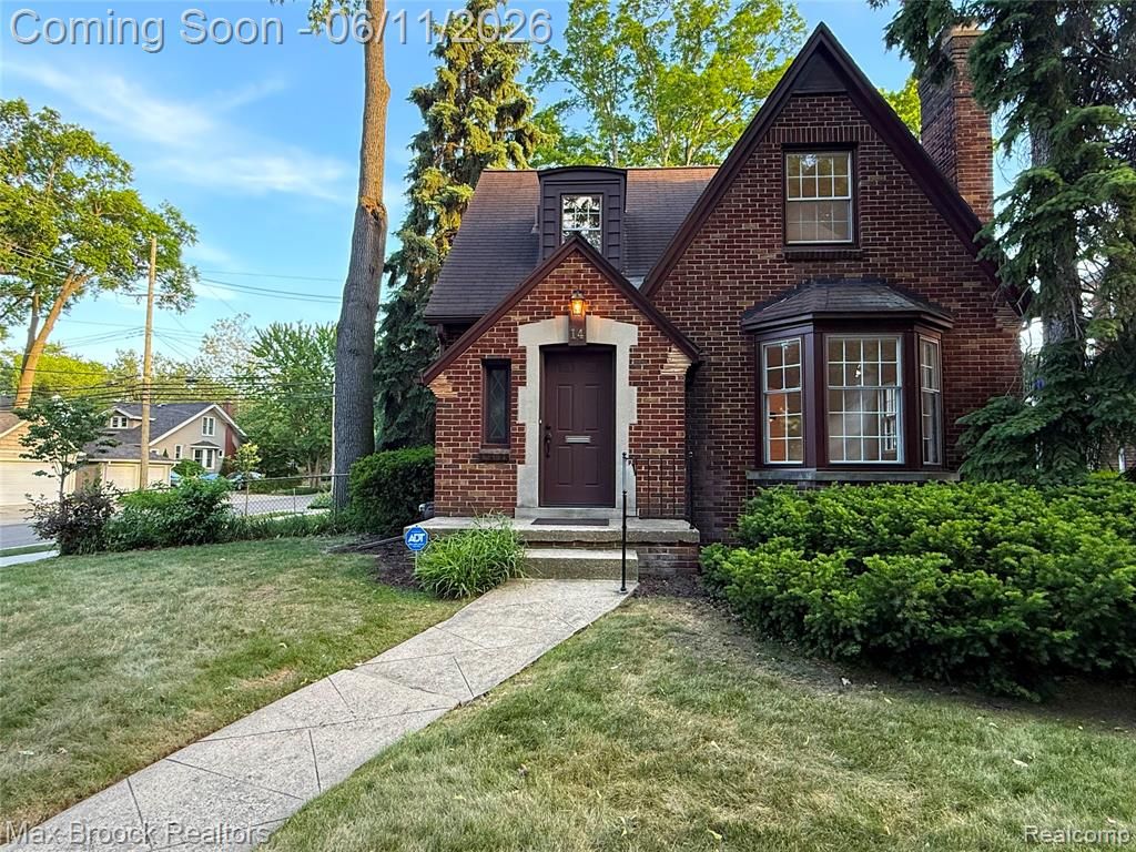 14 Fairwood Boulevard, Pleasant Ridge, MI 48069