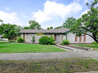 6102 forest timber, San Antonio, TX 78240
