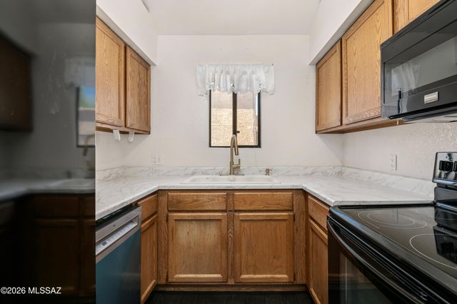 3690 N Country Club Rd Apt 1006, Tucson, AZ 85716