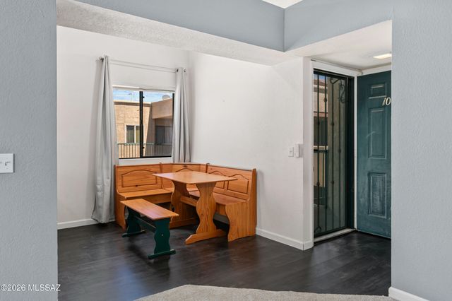 3690 N Country Club Rd Apt 1006, Tucson, AZ 85716