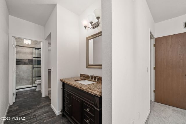 3690 N Country Club Rd Apt 1006, Tucson, AZ 85716