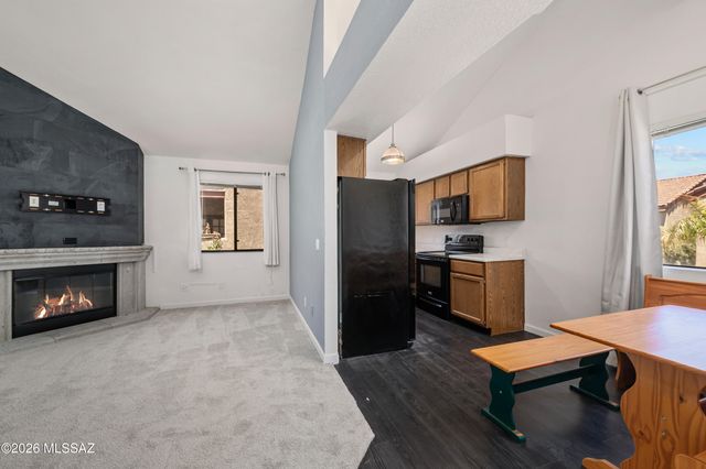3690 N Country Club Rd Apt 1006, Tucson, AZ 85716