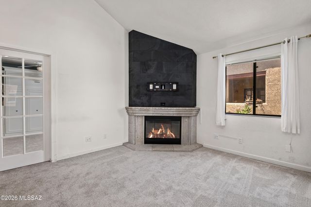 3690 N Country Club Rd Apt 1006, Tucson, AZ 85716