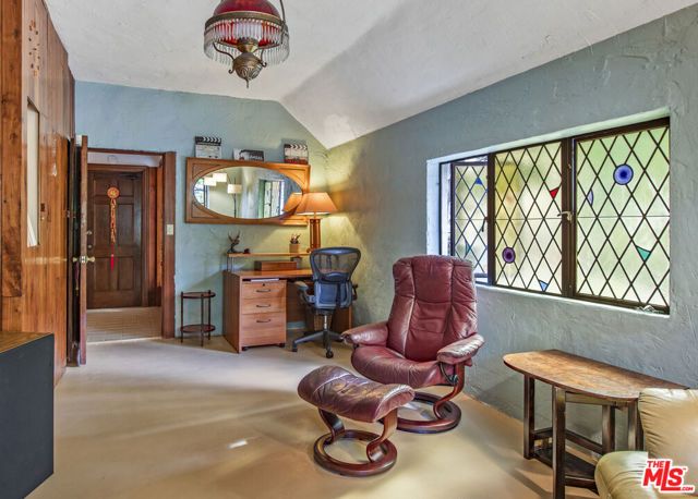 2882 Belden Drive, Los Angeles, CA 90068