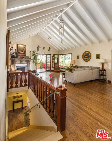 2882 Belden Drive, Los Angeles, CA 90068