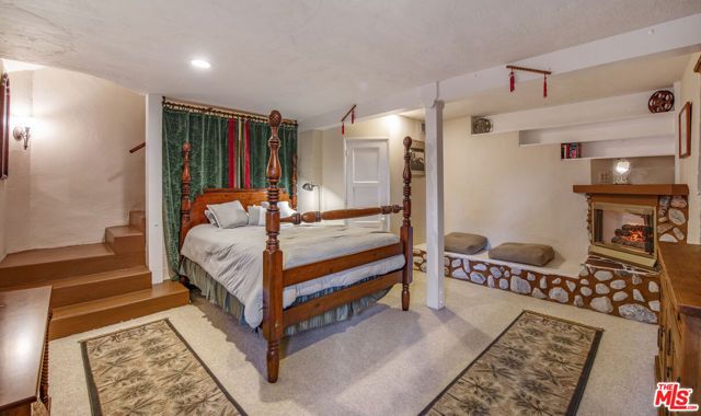 2882 Belden Drive, Los Angeles, CA 90068