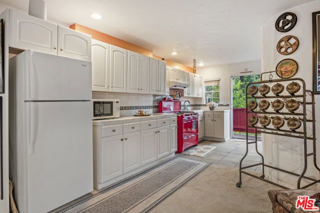 2882 Belden Drive, Los Angeles, CA 90068