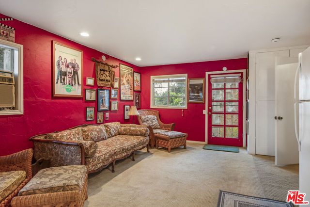 2882 Belden Drive, Los Angeles, CA 90068