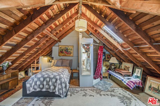 2882 Belden Drive, Los Angeles, CA 90068