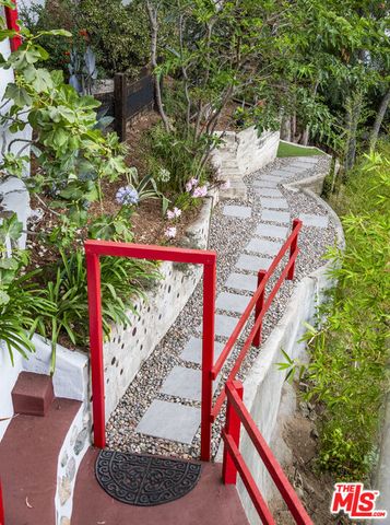 2882 Belden Drive, Los Angeles, CA 90068