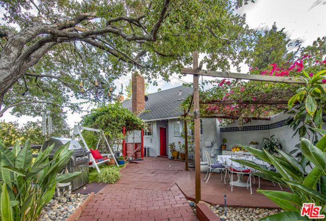 2882 Belden Drive, Los Angeles, CA 90068