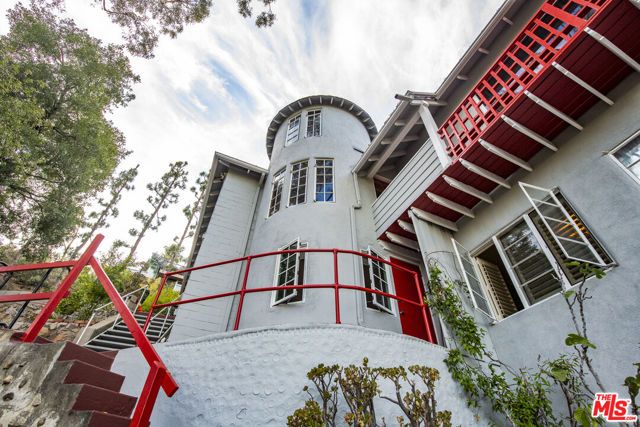 2882 Belden Drive, Los Angeles, CA 90068