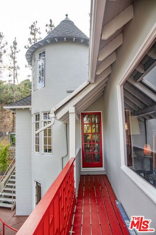 2882 Belden Drive, Los Angeles, CA 90068