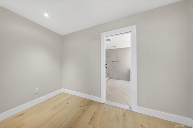 2 Lee Place, Old Bethpage, NY 11804
