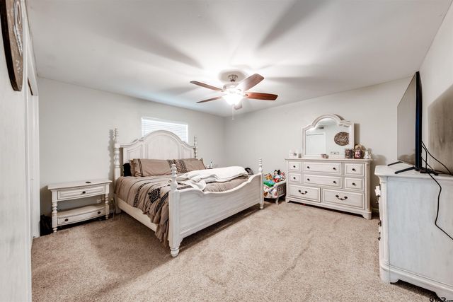 207 Lakeshore Dr., Palestine, TX 75801