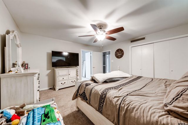207 Lakeshore Dr., Palestine, TX 75801