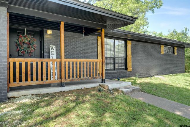207 Lakeshore Dr., Palestine, TX 75801