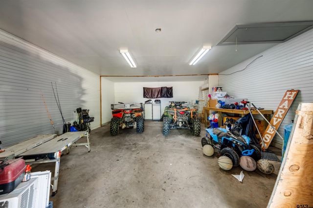 207 Lakeshore Dr., Palestine, TX 75801