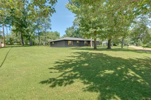 207 Lakeshore Dr., Palestine, TX 75801