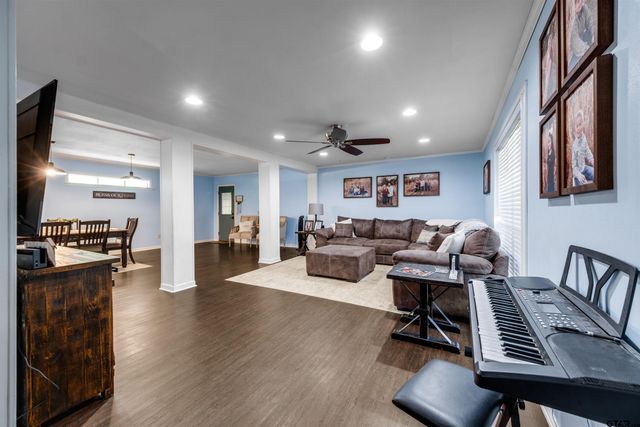 207 Lakeshore Dr., Palestine, TX 75801