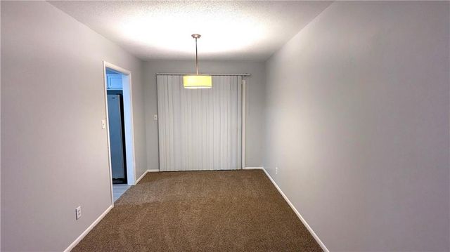 9320 OAKLAND Avenue, Kansas City, MO 64138