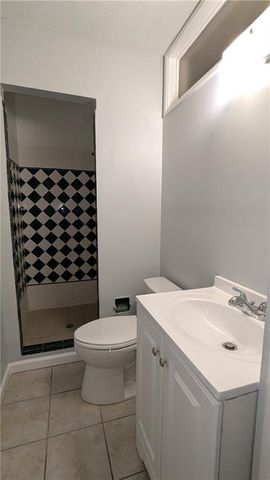 9320 OAKLAND Avenue, Kansas City, MO 64138