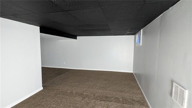 9320 OAKLAND Avenue, Kansas City, MO 64138