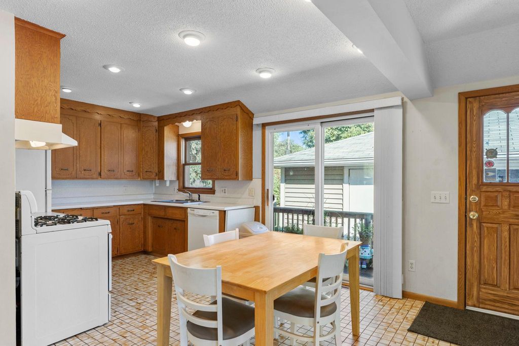 1041 Keefe Street, Eagan, MN 55121 — photo 3