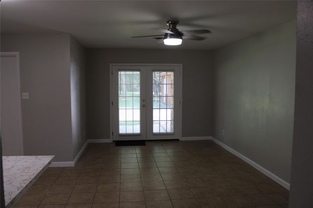 121 Mary Lane, Bacliff, TX 77518