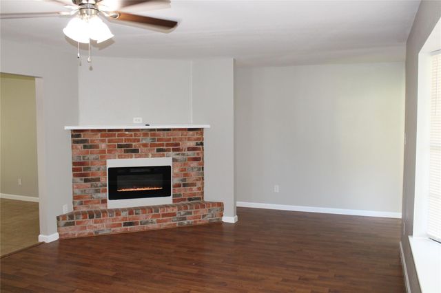 121 Mary Lane, Bacliff, TX 77518