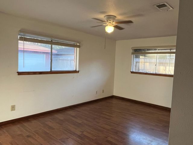 121 Mary Lane, Bacliff, TX 77518