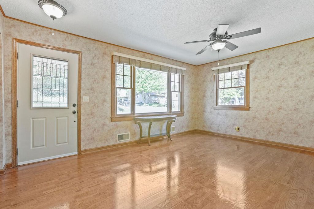 108 18th Avenue N, South Saint Paul, MN 55075 — photo 5