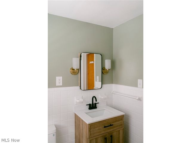19406 Scottsdale Boulevard, Shaker Heights, OH 44122