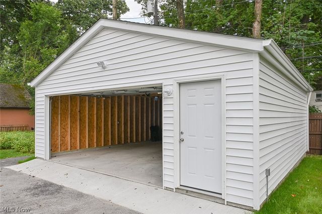19406 Scottsdale Boulevard, Shaker Heights, OH 44122