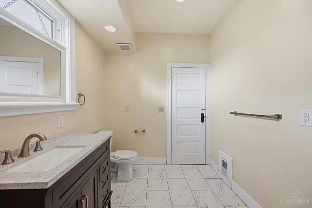 3559 Vista Avenue, Cincinnati, OH 45208