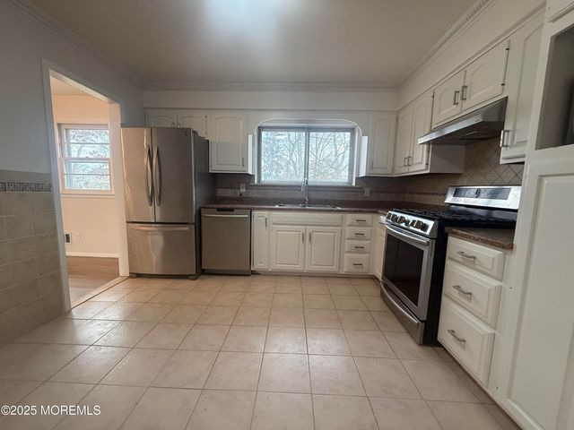 117 Greymoor Road, Howell, NJ 07731