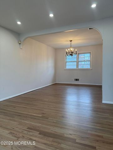 117 Greymoor Road, Howell, NJ 07731