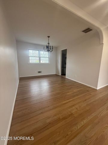 117 Greymoor Road, Howell, NJ 07731