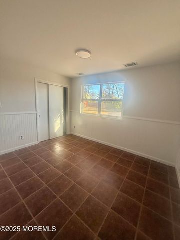 117 Greymoor Road, Howell, NJ 07731