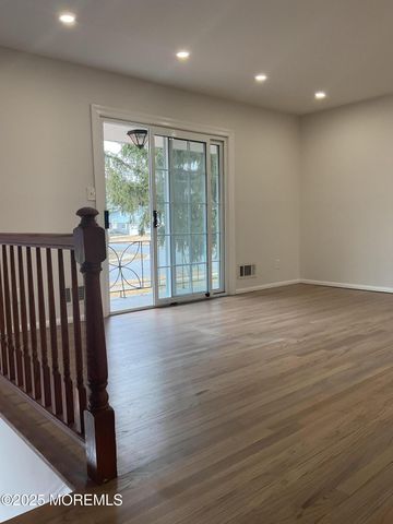 117 Greymoor Road, Howell, NJ 07731