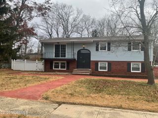 117 Greymoor Road, Howell, NJ 07731