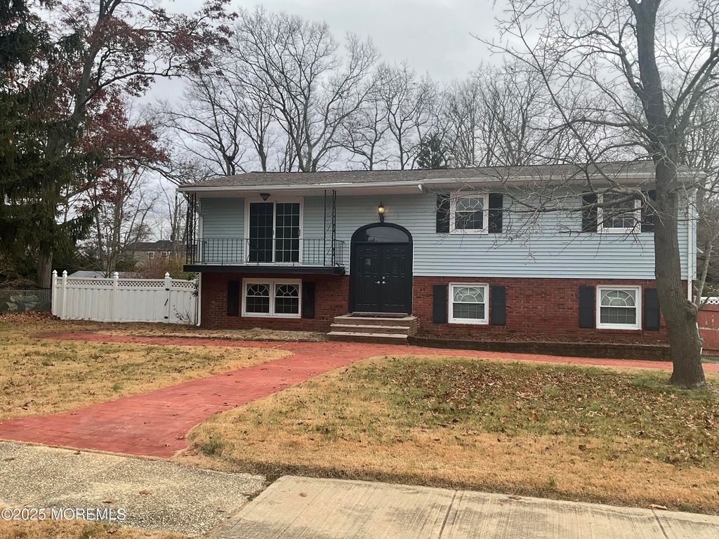 117 Greymoor Road, Howell, NJ 07731