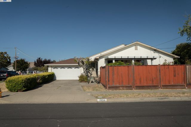 1094 Marlowe Ln, Hayward, CA 94544