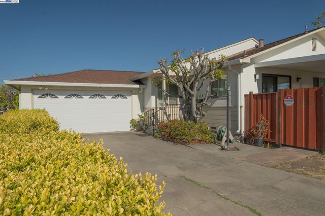 1094 Marlowe Ln, Hayward, CA 94544
