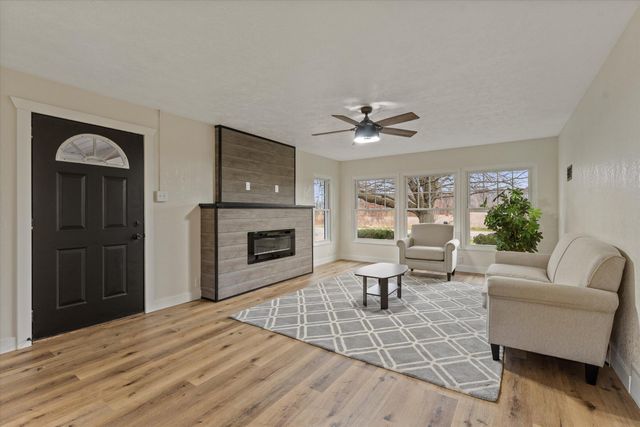 27644 E Fawn River Road, Sturgis Twp, MI 49091