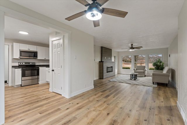 27644 E Fawn River Road, Sturgis Twp, MI 49091