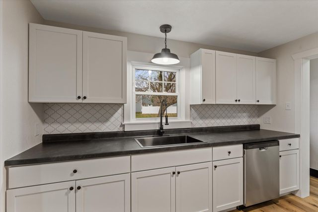 27644 E Fawn River Road, Sturgis Twp, MI 49091